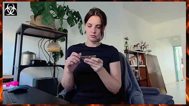 Snapshot of LanaCorona chatting on September 18, 2025, 1:57 pm LanaCorona online show from September 18, 2025, 1:57 pm