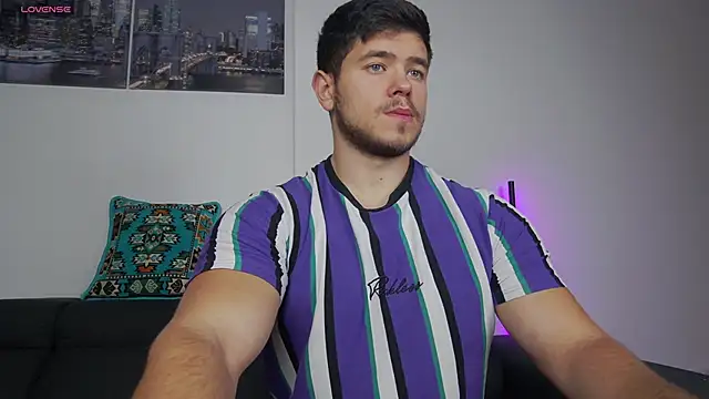 Arilas  online show from November 16, 2025, 8:09 am