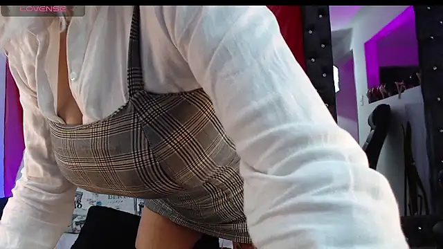 Snapshot of kimberlybirdx chatting on November 9, 2025, 9:35 pm kimberlybirdx online show from November 9, 2025, 9:35 pm