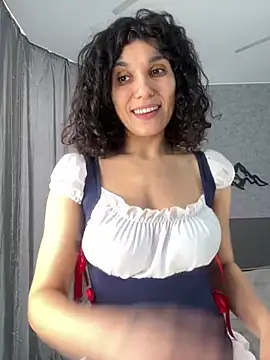  CurlySue  online show from February 27, 2025, 9:54 am