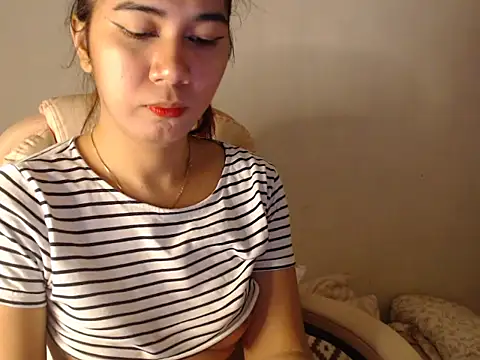 Snapshot of TransPetite1 chatting on March 21, 2025, 5:54 am TransPetite1 online show from March 21, 2025, 5:54 am