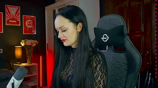 Snapshot of QueenAliss chatting on February 15, 2026, 7:38 am QueenAliss online show from February 15, 2026, 7:38 am