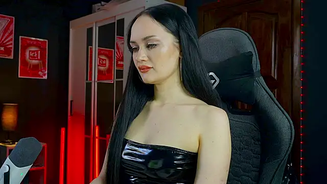 Snapshot of QueenAliss chatting on February 21, 2026, 6:25 am QueenAliss online show from February 21, 2026, 6:25 am