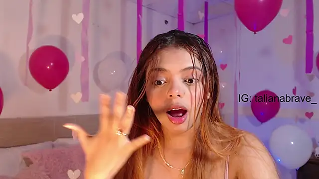 ValienteGirl  online show from February 15, 2025, 1:21 am