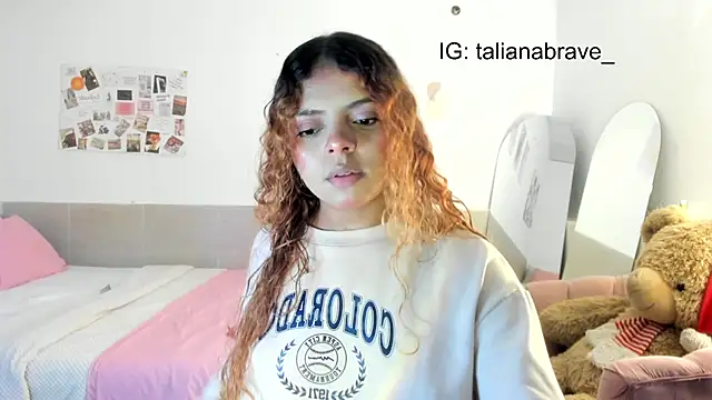 ValienteGirl  online show from September 30, 2025, 8:58 pm