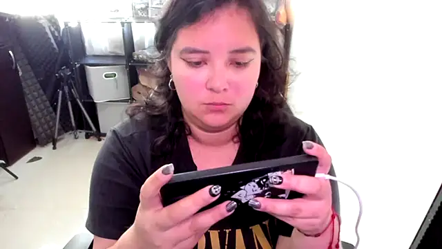 aika-dreams online show from December 1, 2025, 2:11 pm