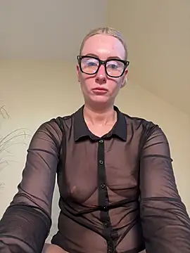 CutieEmy online show from May 24, 2026, 3:17 pm