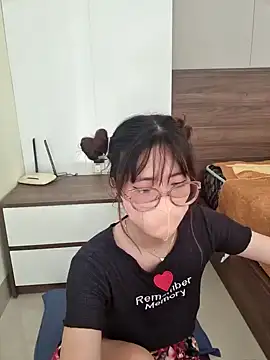 HinaLovely online show from January 9, 2025, 4:41 am