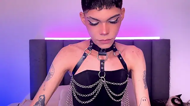 Varya Ferreira online show from September 13, 2025, 11:59 pm