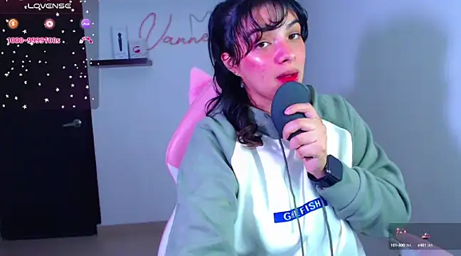 Snapshot of Vannessa__Shy chatting on March 12, 2025, 1:03 am Vannessa  Shy online show from March 12, 2025, 1:03 am