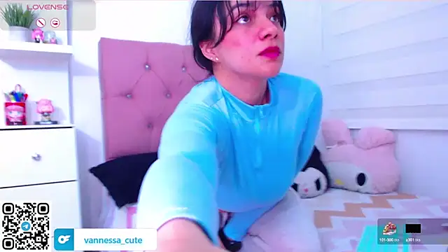 Snapshot of Vannessa__Shy chatting on September 18, 2025, 11:29 pm Vannessa  Shy online show from September 18, 2025, 11:29 pm