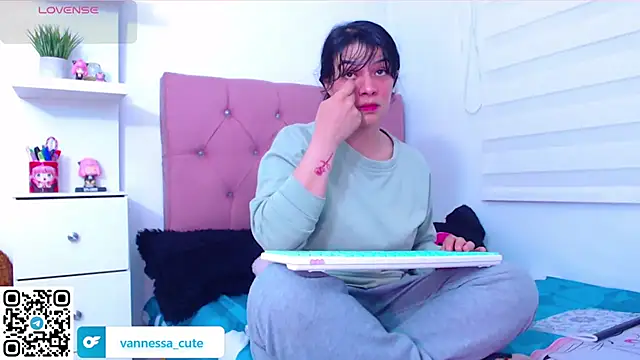 Snapshot of Vannessa__Shy chatting on September 21, 2025, 10:00 pm Vannessa  Shy online show from September 21, 2025, 10:00 pm