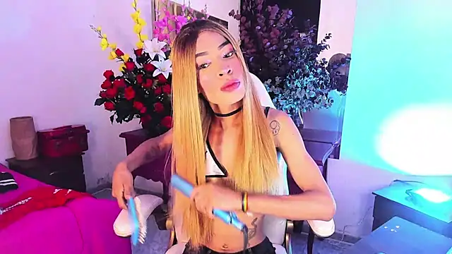 Snapshot of devorahorney chatting on February 14, 2025, 4:04 am devorahorney online show from February 14, 2025, 4:04 am