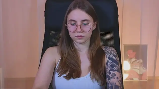  AnnaStark  online show from January 17, 2025, 11:18 pm