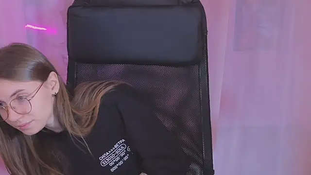  AnnaStark  online show from March 8, 2025, 8:25 pm