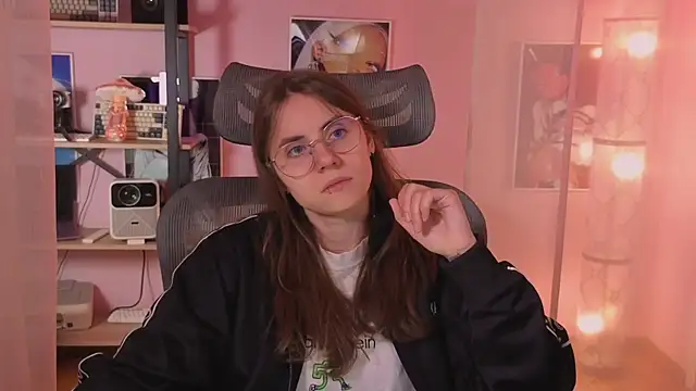 Snapshot of _AnnaStark_ chatting on June 12, 2026, 7:02 pm AnnaStark online show from June 12, 2026, 7:02 pm