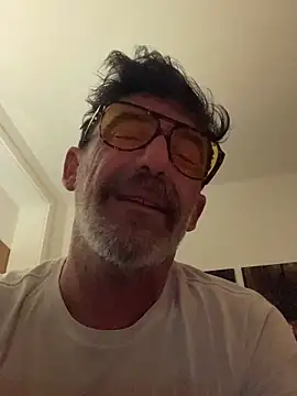 Snapshot of maxximere chatting on March 19, 2026, 9:19 pm maxximere online show from March 19, 2026, 9:19 pm