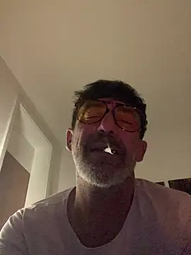 Snapshot of maxximere chatting on March 20, 2026, 11:42 pm maxximere online show from March 20, 2026, 11:42 pm