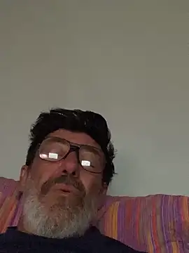 Snapshot of maxximere chatting on April 28, 2026, 6:46 pm maxximere online show from April 28, 2026, 6:46 pm