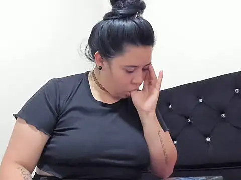 Snapshot of emely_garcia chatting on March 13, 2025, 4:23 pm emely garcia online show from March 13, 2025, 4:23 pm