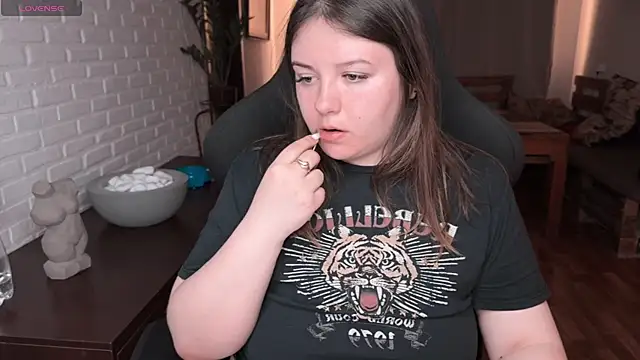 XNirvanaX online show from April 13, 2026, 3:34 am