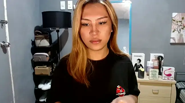 luxxy grand online show from January 12, 2025, 9:19 pm