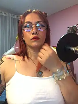 Luna Paris  online show from December 7, 2024, 12:41 am