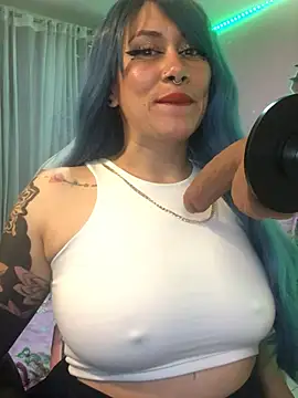 Luna Paris  online show from December 9, 2024, 11:45 pm