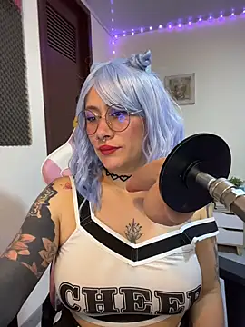 Luna Paris  online show from July 12, 2026, 10:45 pm