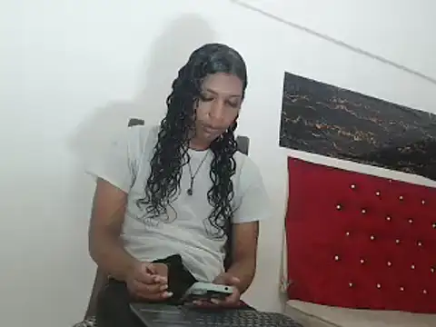 Snapshot of shairaStarr chatting on December 16, 2024, 3:22 pm shairaStarr online show from December 16, 2024, 3:22 pm