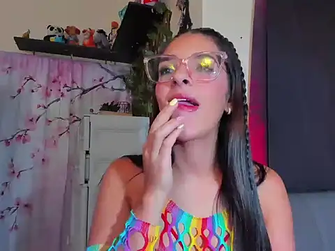 annyluna1 online show from May 12, 2026, 7:33 pm