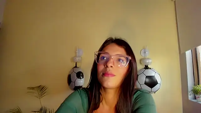 Snapshot of annyluna1 chatting on July 6, 2026, 11:51 am annyluna1 online show from July 6, 2026, 11:51 am