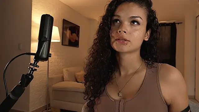 GiaFaaris online show from October 24, 2025, 3:08 pm