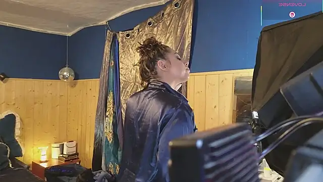 VanessaDoyle online show from March 4, 2025, 1:23 am