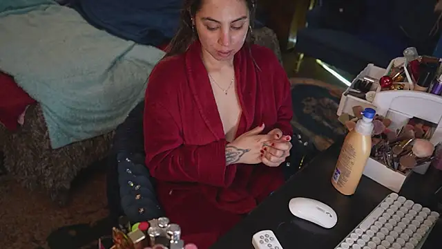 VanessaDoyle online show from November 11, 2025, 3:28 am