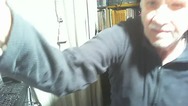 nonnomaturobisex online show from May 10, 2026, 7:57 am