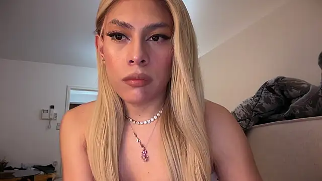 saray doll online show from February 28, 2026, 5:58 pm