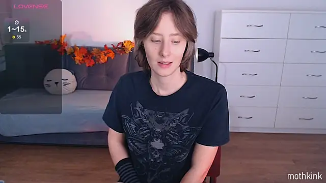 mothkink online show from October 17, 2025, 4:53 pm