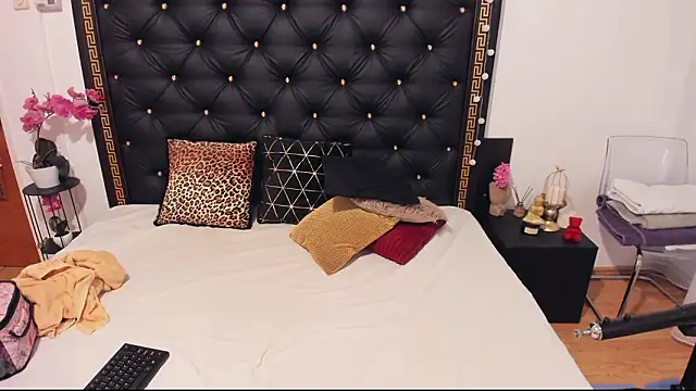 PreciousAillyn online show from March 28, 2026, 6:02 am