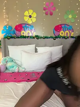 Snapshot of Tikalalin chatting on March 18, 2026, 3:37 pm Tikalalin online show from March 18, 2026, 3:37 pm