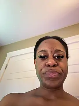 Snapshot of Tikalalin chatting on March 31, 2026, 3:45 pm Tikalalin online show from March 31, 2026, 3:45 pm