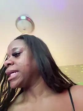 Snapshot of Tikalalin chatting on April 10, 2026, 3:17 pm Tikalalin online show from April 10, 2026, 3:17 pm