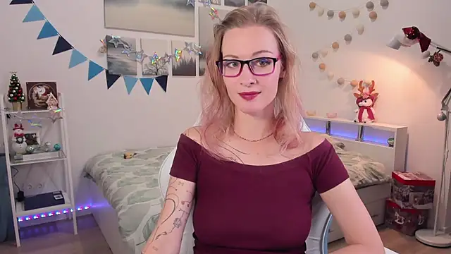 MissRightX online show from December 5, 2024, 2:33 pm