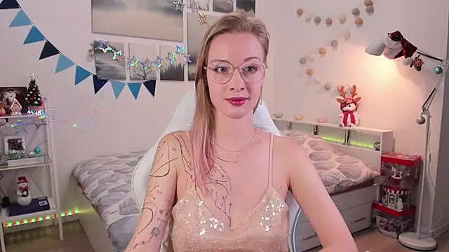 MissRightX online show from December 24, 2024, 10:22 am