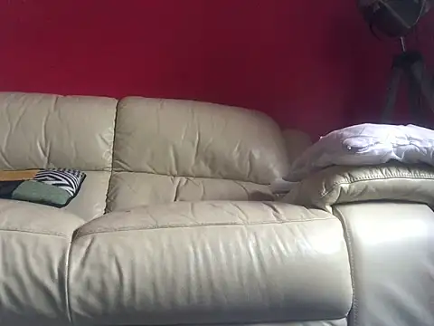 Snapshot of louh261 chatting on October 22, 2025, 7:52 am louh261 online show from October 22, 2025, 7:52 am