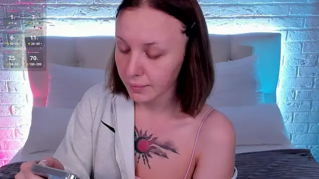 LianaFord online show from April 13, 2026, 4:29 am