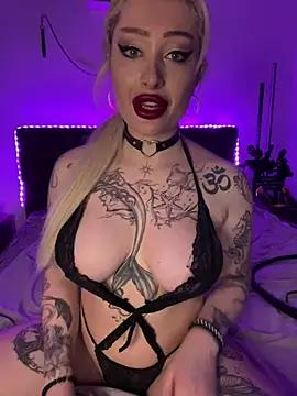 Snapshot of JennaLinn chatting on March 19, 2025, 4:13 pm JennaLinn online show from March 19, 2025, 4:13 pm