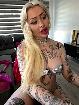 Snapshot of JennaLinn chatting on September 13, 2025, 2:17 pm JennaLinn online show from September 13, 2025, 2:17 pm