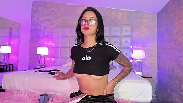 Snapshot of AntonellaRossi chatting on November 20, 2025, 7:46 pm AntonellaRossi online show from November 20, 2025, 7:46 pm