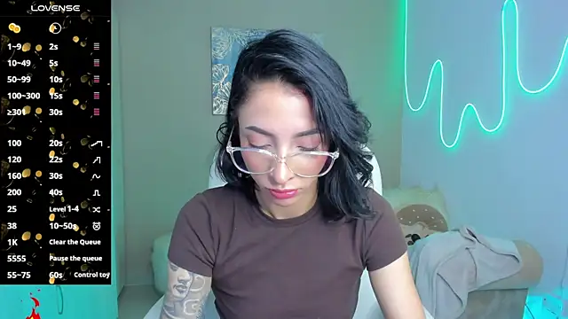 barbie scoth  online show from October 2, 2025, 9:11 pm